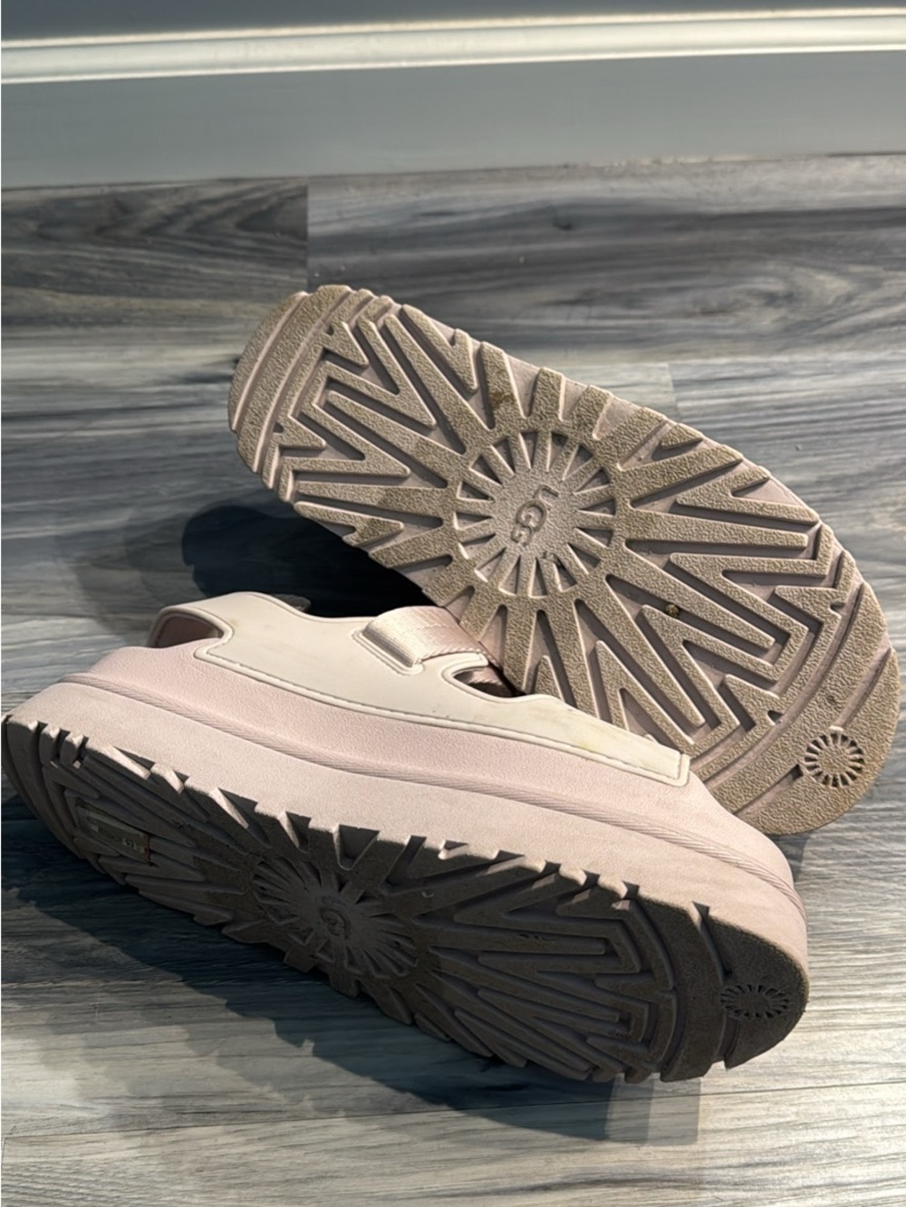UGG Women's Pale Pink Platform Sport Sandals - Picture 4 of 4